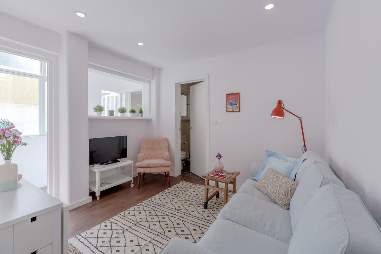 Sunny Apartment With Patio, By Timecooler Lissabon Buitenkant foto