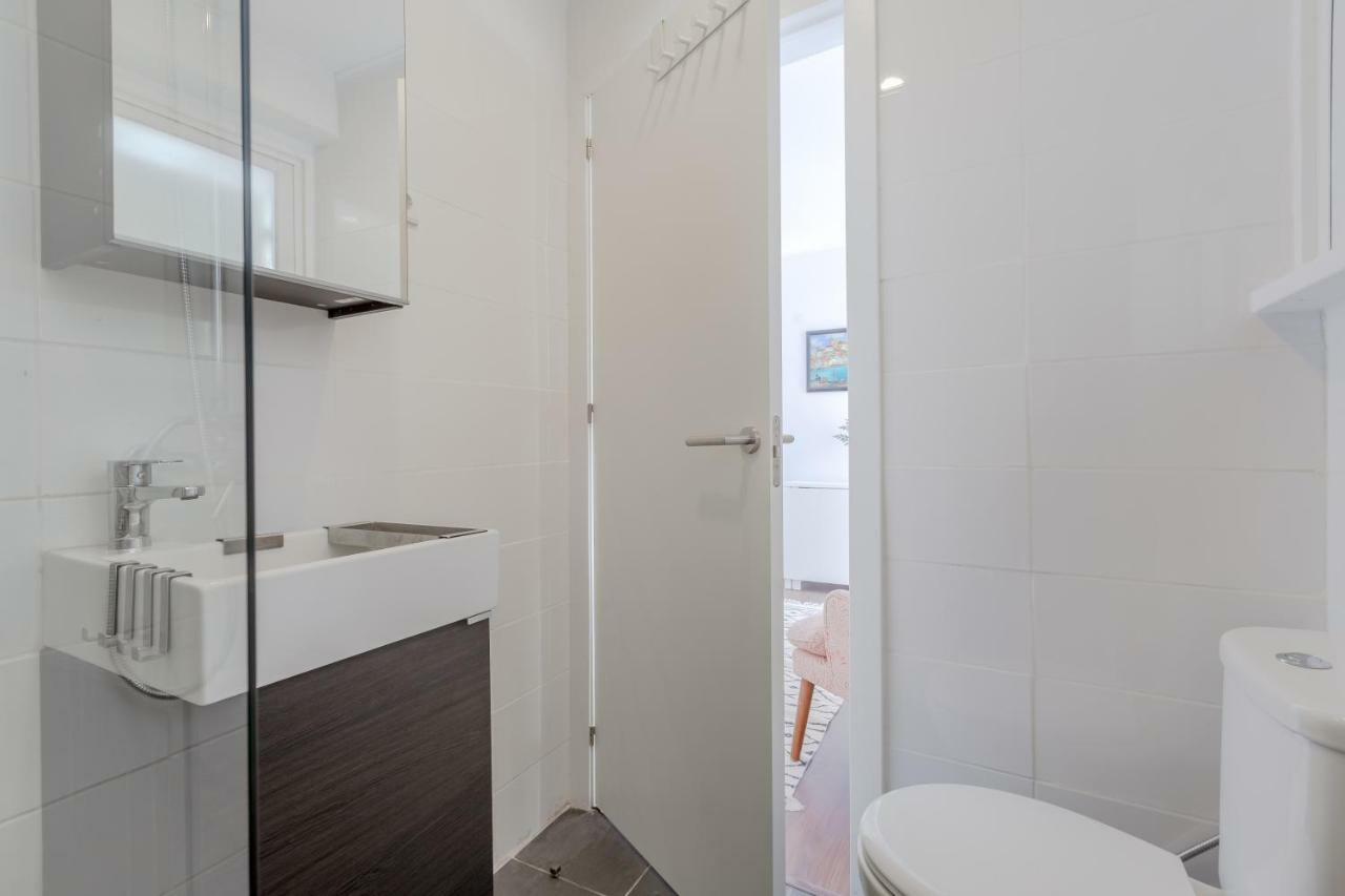Sunny Apartment With Patio, By Timecooler Lissabon Buitenkant foto